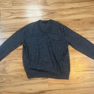 Banana Republic Men’s Grey XL Merino V-Neck Sweater
